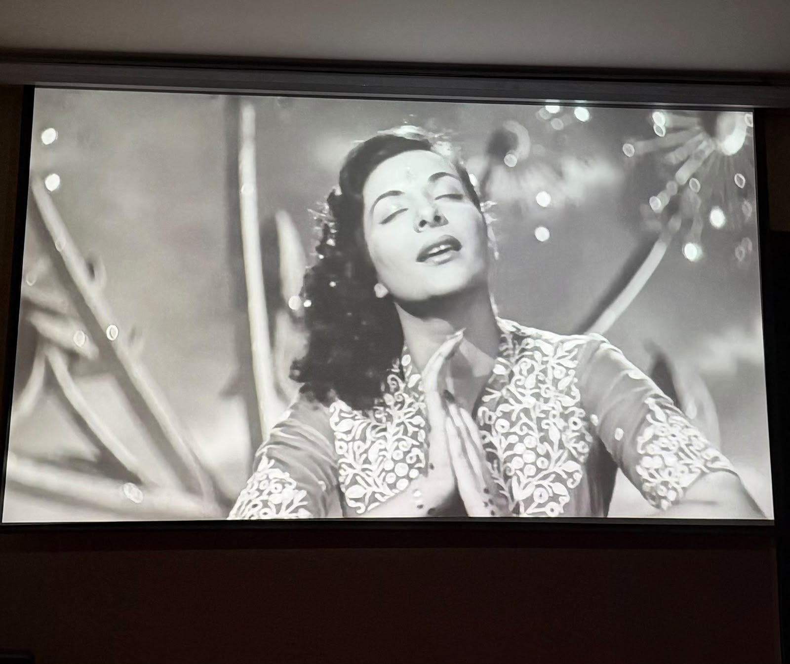 Embassy of India Screens Raj Kapoor’s Cinematic Classic Awaara in Baku, Celebrating a Timeless Bond with Azerbaijani Audiences