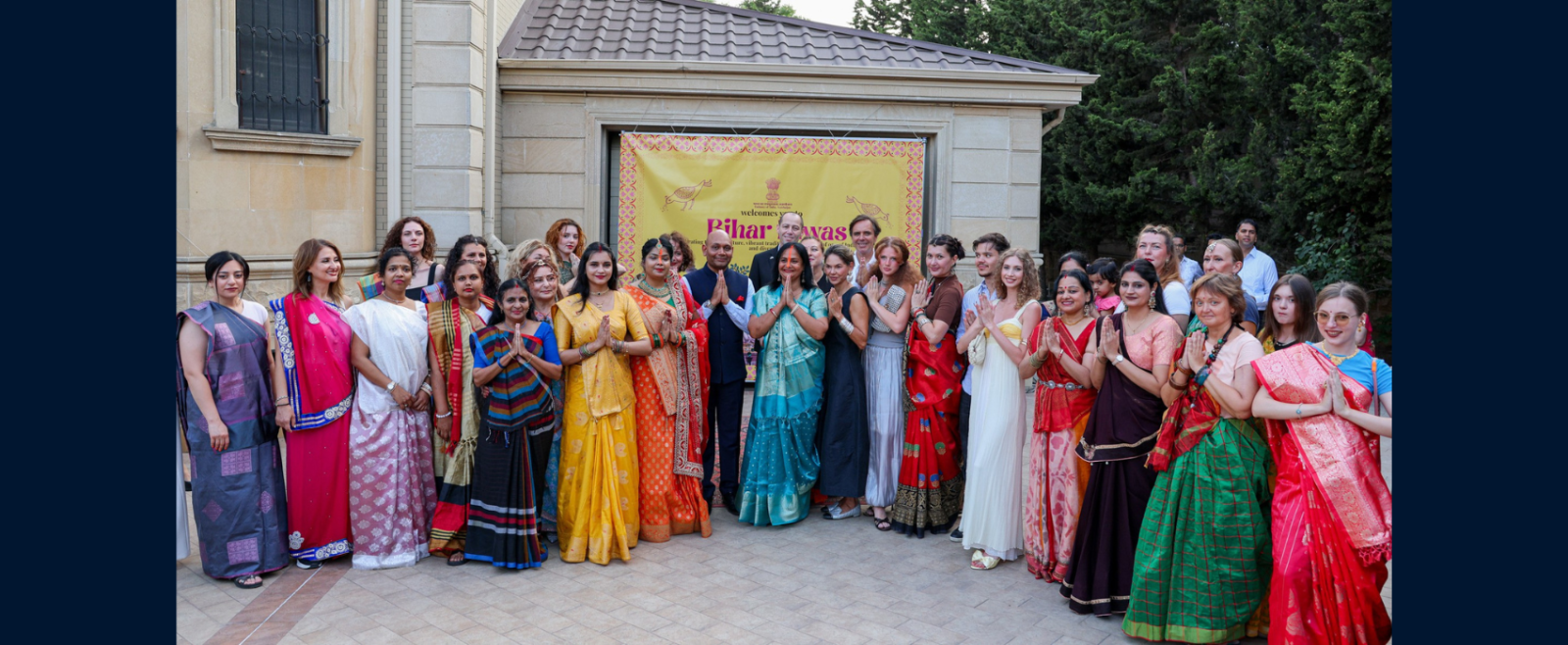 Ambassador with participants of Fashion Show during Bihar Diwas