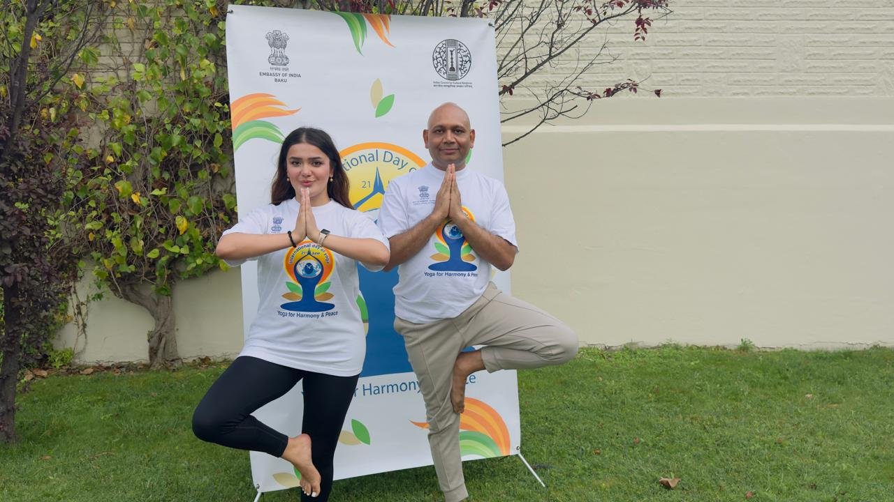 Embassy of India in Baku Conducts a Special Power Yoga Session for the journalists and social media influencers led by Ambassador Abhay Kumar