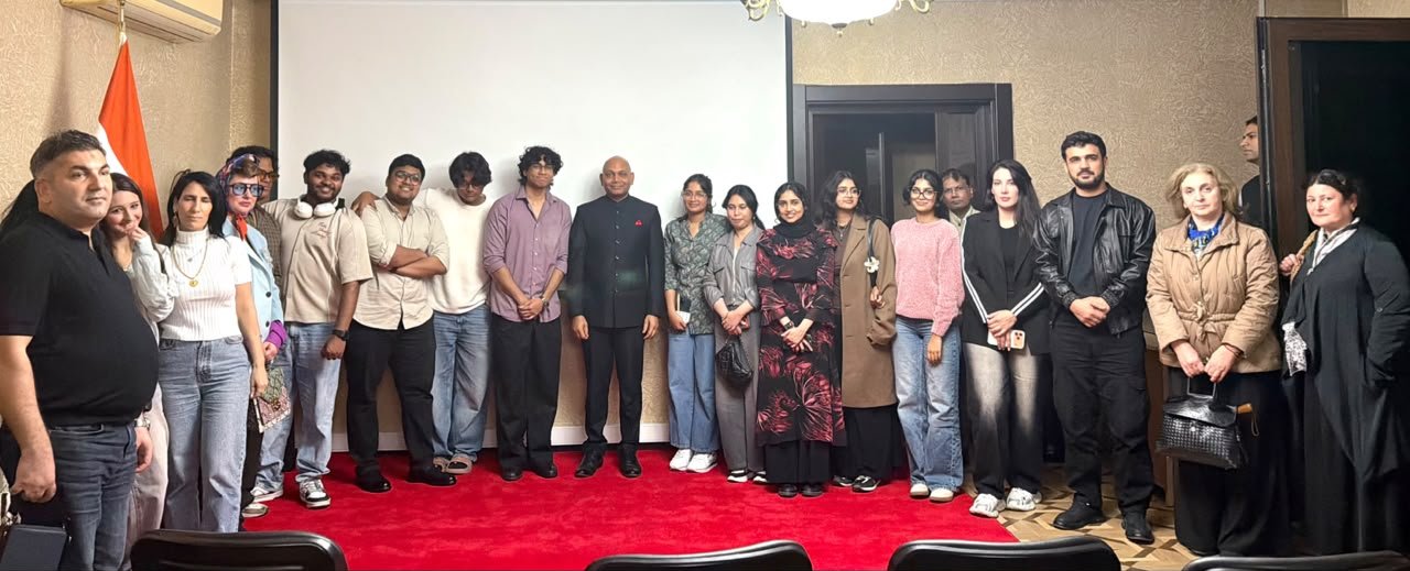 Embassy of India Screens Cult Classic Disco Dancer in Baku, Evoking Nostalgia Among Azerbaijani Audiences