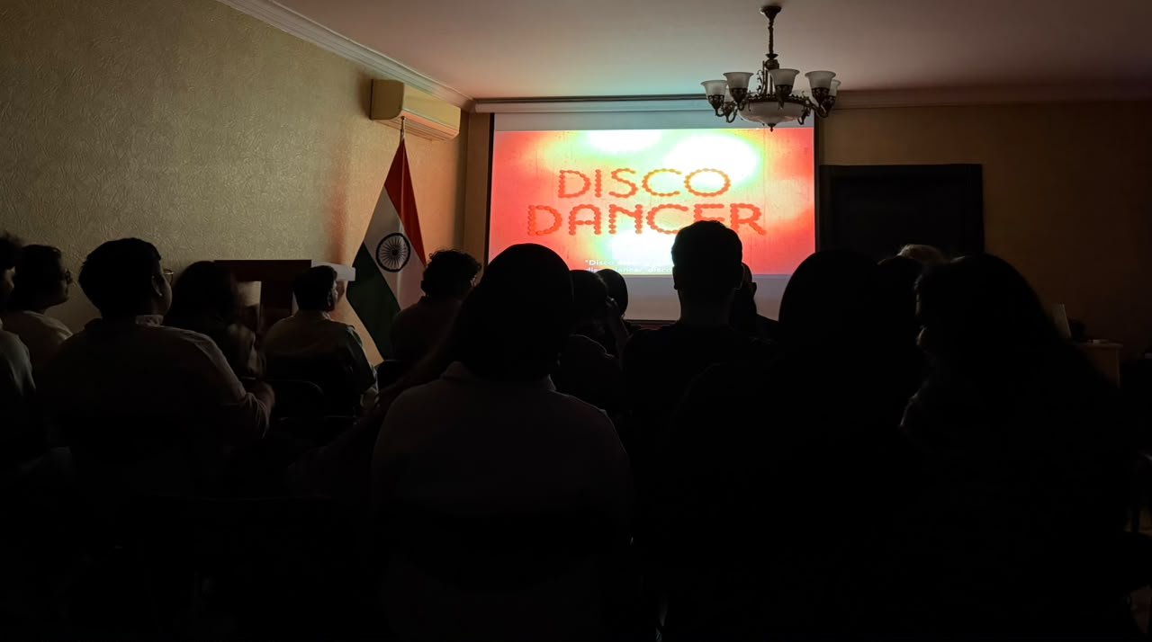 Embassy of India Screens Cult Classic Disco Dancer in Baku, Evoking Nostalgia Among Azerbaijani Audiences