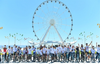 As part of celebrations of 150th Birth Anniversary of Mahatma Gandhi, Embassy of India, Baku on the occasion of the World Bicycle Day organized a Cycling Event on 03 June 2019 from the Double Gate of  historic Old City of Baku to the sprawling Baku Seaside Boulevard.