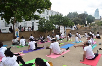 As part of IDY 2022 celebrations in Azerbaijan, Embassy of India, Baku in association with The Art of Living, organized a YOGA session at Icherisheher, Baku on 18th June, 2022, 10th of its 12 planned IDY events.